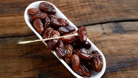 خرید خرما زاهدی خشک + قیمت فروش استثنایی